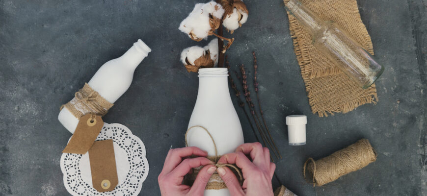 Diy,Glass,Bottle,With,Burlap,,Handmade,Vase.,Decor,,Rustic,Style,